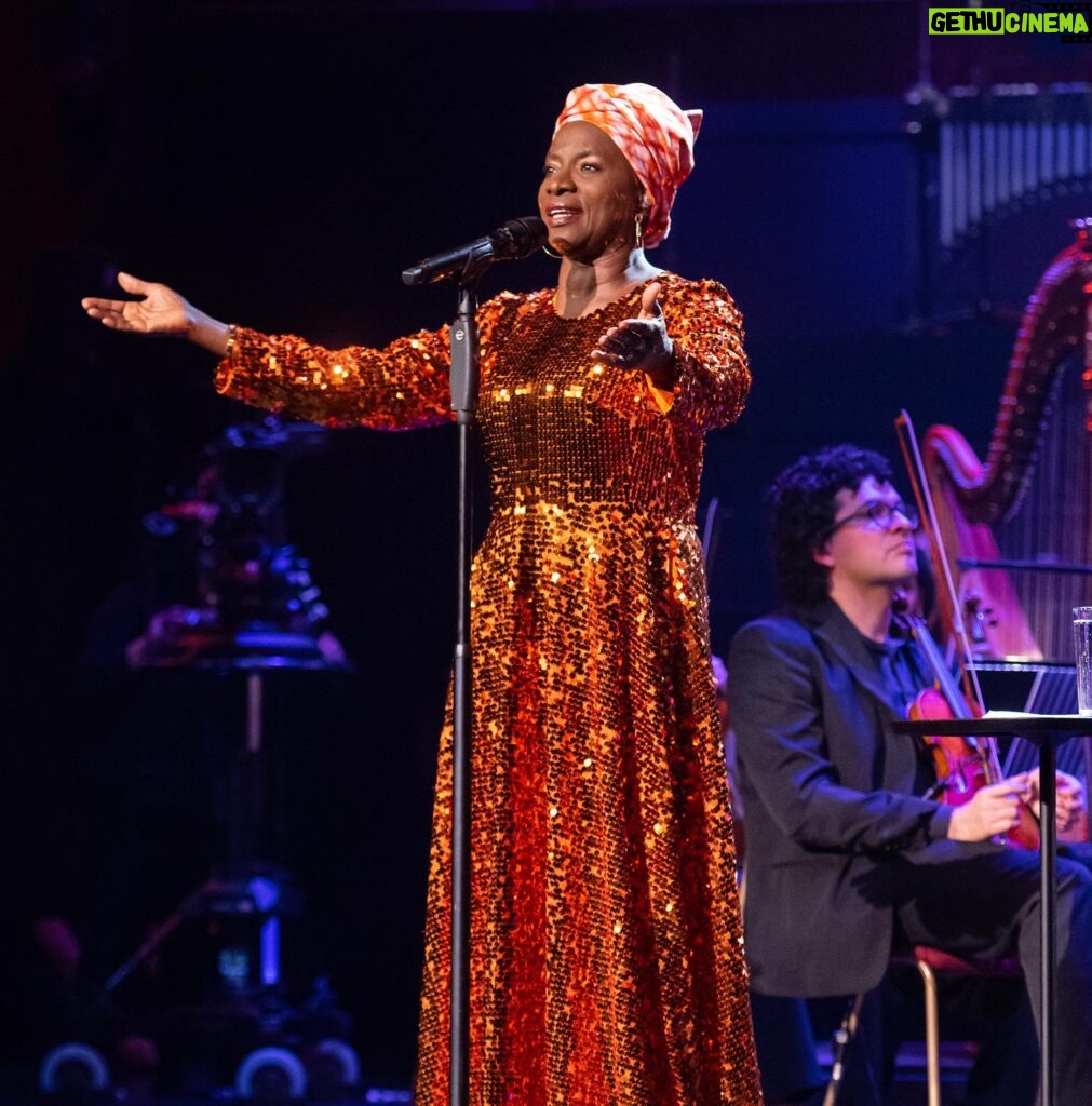 Angélique Kidjo Instagram - About yesterday!!! @royalalberthall 🙏🏾 to @chinekeorchestra , @youssoundour1959 , @lauramvula , @ibrahimmaaloufofficial , @stonebwoy special thanks to my band: @thierryvatonofficiel @gregorylouis971 @david_donatien @justwody @amenviana 📸 the great @michaeltubescreations 👗: the one and only @imane_ayissi