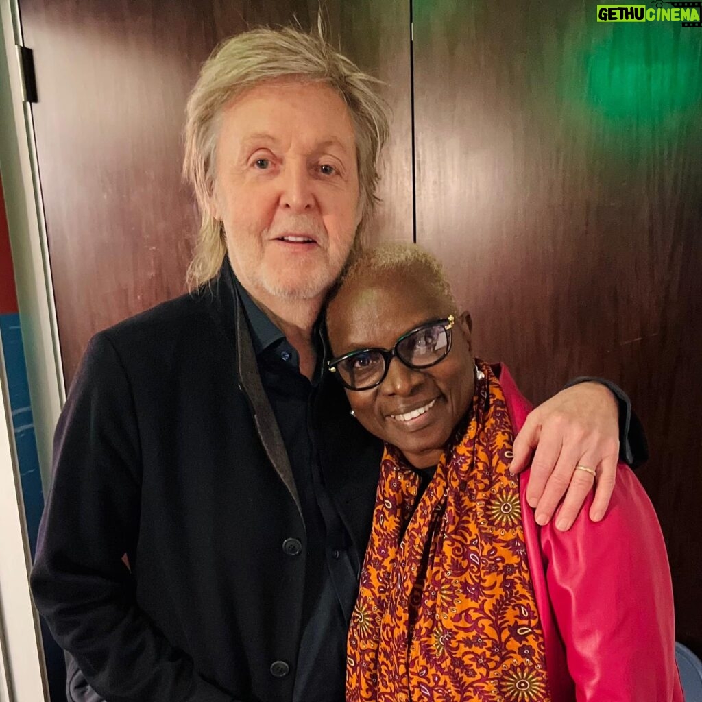 Angélique Kidjo Instagram - With Sir @paulmccartney at the @hollywoodbowl !!! What can I say: @jimmybuffett made that happen! ❤️