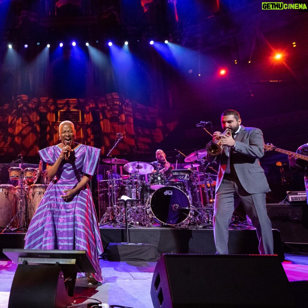 Angélique Kidjo Instagram - About yesterday!!! @royalalberthall 🙏🏾 to @chinekeorchestra , @youssoundour1959 , @lauramvula , @ibrahimmaaloufofficial , @stonebwoy special thanks to my band: @thierryvatonofficiel @gregorylouis971 @david_donatien @justwody @amenviana 📸 the great @michaeltubescreations 👗: the one and only @imane_ayissi