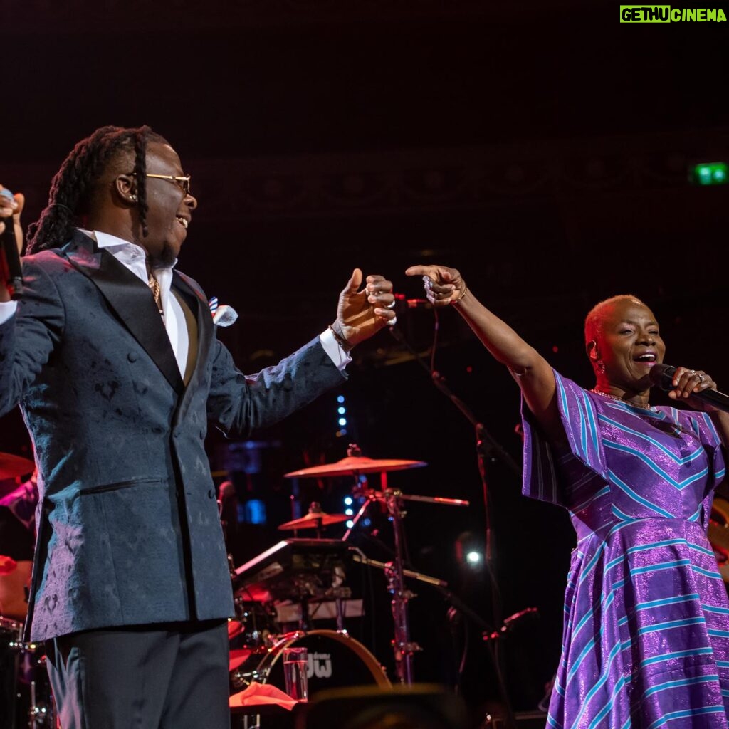 Angélique Kidjo Instagram - About yesterday!!! @royalalberthall 🙏🏾 to @chinekeorchestra , @youssoundour1959 , @lauramvula , @ibrahimmaaloufofficial , @stonebwoy special thanks to my band: @thierryvatonofficiel @gregorylouis971 @david_donatien @justwody @amenviana 📸 the great @michaeltubescreations 👗: the one and only @imane_ayissi