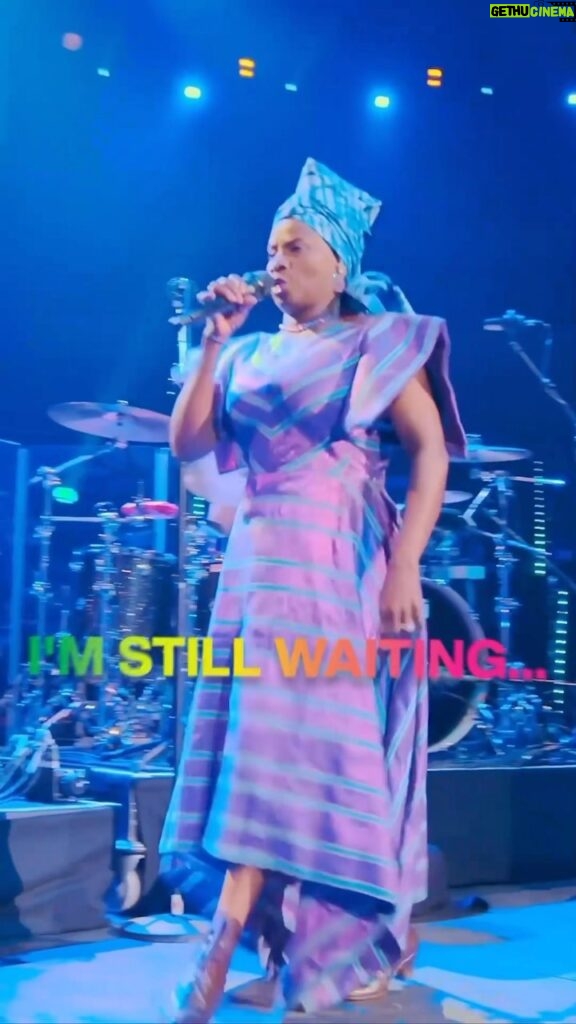 Angélique Kidjo Instagram - “I’m still waiting”… for a world of compassion and understanding 🕊️ A medley of @talkingheadsofficial Crosseyed and Painless and @felakutiofficial Lady Part of the @onairevents @royalalberthall streaming concert. Details in bio @gregorylouis971 @david_donatien @thierryvatonofficiel @amenviana @justwody 👗 @imane_ayissi