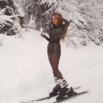Angelika Revva Instagram - Пусть это будет время чудес 🤍🤍🤍 с Наступающим Рождеством, нас!!! 🤍