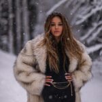 Angelika Revva Instagram - Snow time…❄️😎 #vintage @up.fur