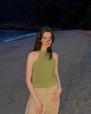 Angelina Danilova Instagram - Hong Kong secret beach location revealed.
From the beach to the rainy morning egg sando in the old town and back to Seoul.🥚