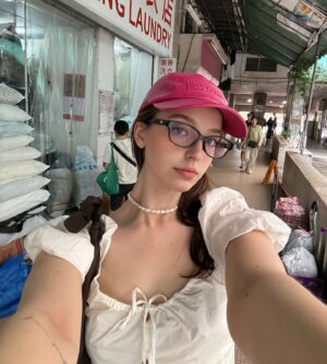 Angelina Danilova Instagram - In the mood for dim sum lights.🇭🇰🫖🥢

my dimsum rating and you must try too:

1. CHEONG FUN – 肠粉 – RICE NOODLE ROLLS
2. HAR GOW – XIĀ JIǍO – 虾饺 SHRIMP DUMPLINGS
3. LÀUHSĀBĀAU – 流沙包 – LIUSHABAO – MOLTEN EGG CUSTARD BUNS
4. NO MAI GAI – NUÒMǏ JĪ – 糯米鸡 – STICKY RICE CHICKEN LOTUS LEAF WRAP
5. XIAOLONGBAO – “XLB” – 小笼包- STEAMED SOUP DUMPLINGS