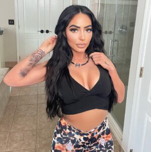 Angelina Pivarnick Instagram - @lashelina is coming back guys !!! I am sooooo excited !!! I’ve been working on this for awhile now and a very BIG SURPRISE!!!! Stay tuned!!!!! #lashes #surprises #makeup #beauty #somuchmore #happiness #love #cantwait 😍🙏🏼😽