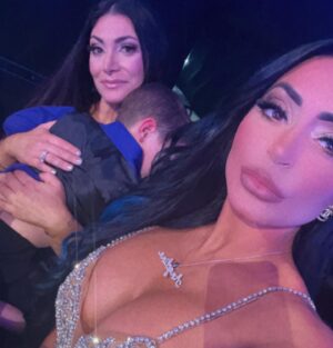 Angelina Pivarnick Instagram - Photo dump from last night with @deenanicole @mtv @mtvla @mtvawards @jerseyshore.  Mua - @justinedivanna  Hair - @danadhairstudio  Dress @castlecouture by my FAVE DESIGNER EVER @portiaandscarlett 😍😍😍😍😍. Thank you to my amazing team for making me feel sexy last night. 🙏🏼🥰