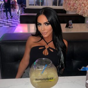 Angelina Pivarnick Instagram - I love 🐠 bowls @serendipity3ac has the best ones ❤️ #atlanticcity
