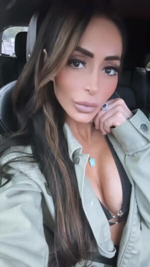 Angelina Pivarnick Instagram - My Personality is authentic and that’s all I gotta say. A lot of fake ppl in this world looking like saints but aren’t. Theres no light switch for me to turn a fake persona on and off like a lot of ppl. I pride myself for who I am because even if I say things people may not  want to hear I give it to them straight and I don’t lie. #realness #cantlie