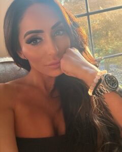 Angelina Pivarnick Instagram - As long as God has me I am going to be okay. Seeing the sun shine on my hair and face while I looked out the window I asked God for a sign and he did :). #godisgood #godhasmyback