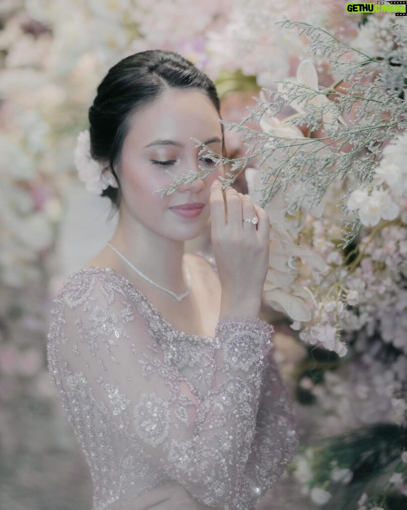 Anggika Bölsterli Instagram - Blushing 🤍 Wedding planner & organizer @arteaorganizer Decor @aerindecora Styled by @wanda_haraa Makeup @ryanogilv Kebaya @renzilazuardi Jewelry @thepalace_id Captured by @arka.pictures