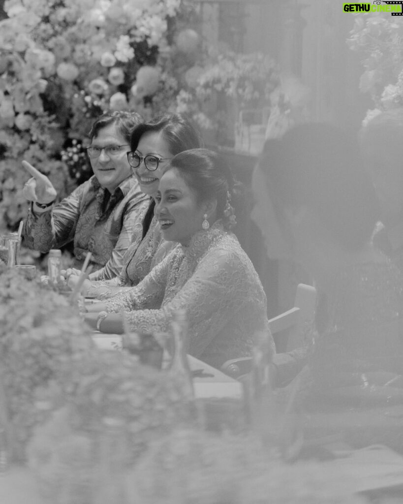 Anggika Bölsterli Instagram - 21.04.24 🩷 Wedding planner & organizer @arteaorganizer Decor @aerindecora Styled by @wanda_haraa Makeup @ryanogilv Kebaya @renzilazuardi Jewelry @thepalace_id Captured by @arka.pictures