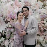 Anggika Bölsterli Instagram - 21.04.24 🩷 Wedding planner & organizer @arteaorganizer Decor @aerindecora Styled by @wanda_haraa Makeup @ryanogilv Kebaya @renzilazuardi Jewelry @thepalace_id Captured by @arka.pictures