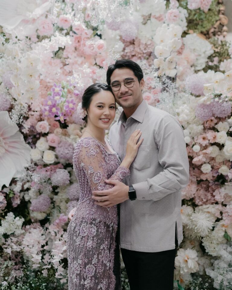 Anggika Bölsterli Instagram - 21.04.24 🩷 Wedding planner & organizer @arteaorganizer Decor @aerindecora Styled by @wanda_haraa Makeup @ryanogilv Kebaya @renzilazuardi Jewelry @thepalace_id Captured by @arka.pictures