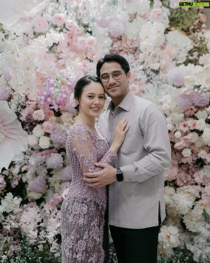 Anggika Bölsterli Instagram - 21.04.24 🩷 Wedding planner & organizer @arteaorganizer Decor @aerindecora Styled by @wanda_haraa Makeup @ryanogilv Kebaya @renzilazuardi Jewelry @thepalace_id Captured by @arka.pictures