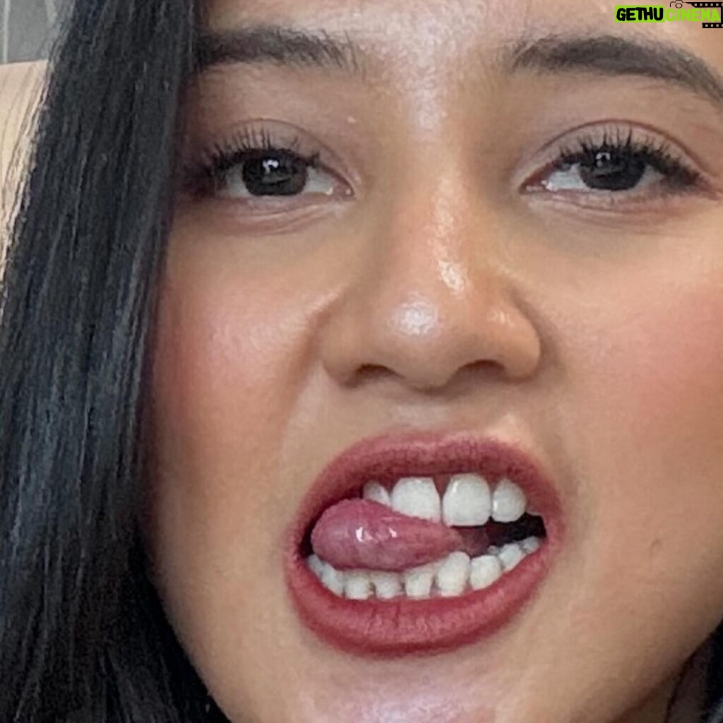 Anggika Bölsterli Instagram - muka muka orang kalem