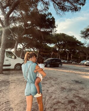 Angie Costa Instagram - A minha vida fica mais bonita contigo do meu lado manita 🦋💙
