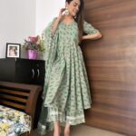 Anjum Fakih Instagram - May the blessings of Laylat ul Qadr illuminate your path and bring you peace, prosperity, and divine guidance. Prayers for a night filled with mercy, forgiveness, and blessings beyond measure. 🤲🏼🥰🌙 Outfit: @pomcha_jaipur Jutties:- @jadau_jaipur Styling: by: @seam_stress_by_rajludhwani Assisted by: @nishugupta_ #RamadanReflections #BlessedNight #PrayersAndBlessings #SeekingMercy #GuidanceAndForgiveness P.s : photos have nothing to do with SHAB e QADR… Tonight let’s pray in abundance and seek Allah’s mercy. Amen