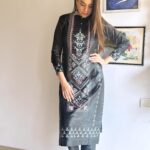 Anjum Fakih Instagram - May this blessed Friday be a farewell to all worries and a gateway to Eid ul Fitr filled with peace and blessings. #AlvidaJumma Mubarak ho 🤲🏼😇❤️ Styled by:- @seam_stress_by_rajludhwani Outfit by:- @stadofashion_official