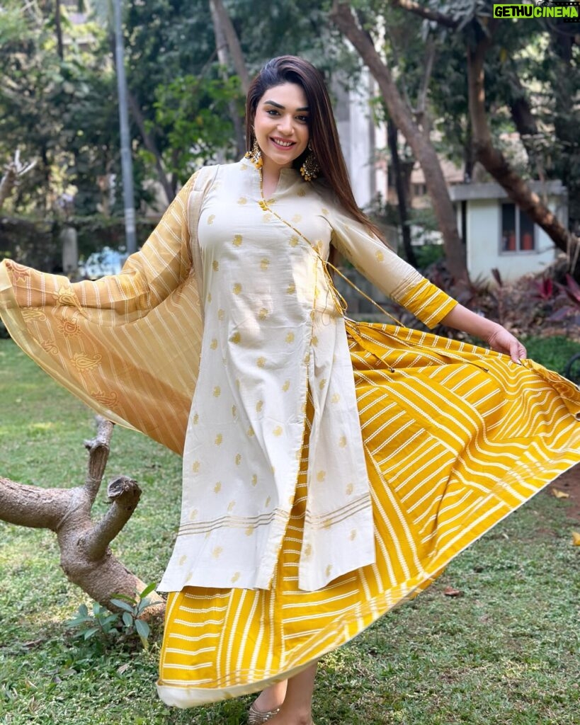 Anjum Fakih Instagram - I wish that you dive into the rainbow of possibilities this Holi ! May your day be filled with laughter, love, and endless inspiration. Wishing you all a joyful and colorful Holi. #InspireToCelebrate #holivibes #holi2024 #anjumfaikh 🥰🤗❤️ Styled by:- @seam_stress_by_rajludhwani Outfit by:- @stadofashion_official