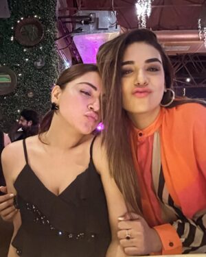 Anjum Fakih Instagram - Arora Sisters!! ❤️❤️ #PreetaKiShrishti