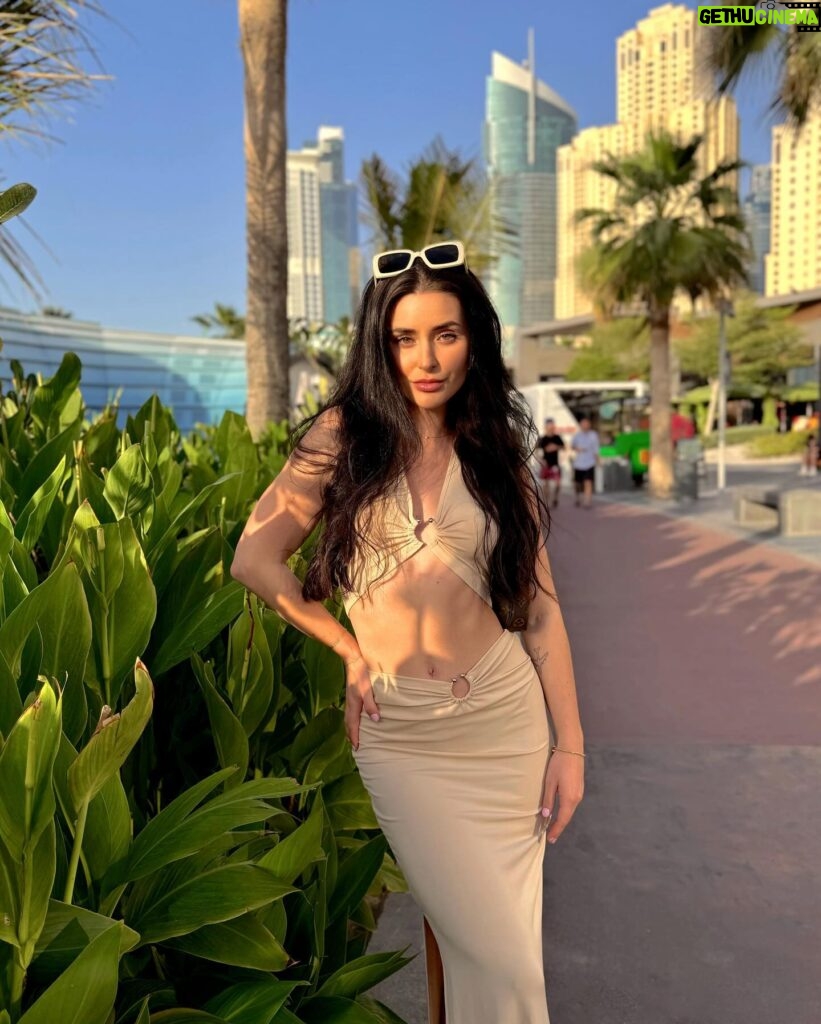 Anna Šulcová Instagram - all i needed was one night in Dubai 🇦🇪♥️