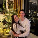 Anna Šulcová Instagram - Letošní Vánoce trávíme poprvé společně♥️ To je pro nás nejdůležitější. Díky tomu jsme ty Vánoce měli dokonce čtvery v jeden den. Objet všechny rodiny a příbuzné byl docela zážitek! Vážíme si každé chvíle, co spolu můžeme být. Není to samozřejmost🎄🤍