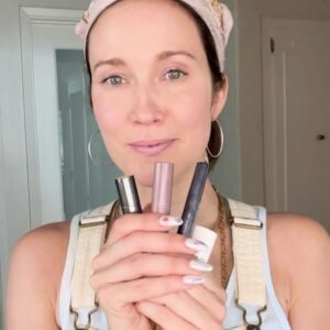 Anna Camp Instagram - This makeup look by @julepbeauty is my newest obsession!! Just four items is everything you need for a quick and natural look. Julep Beauty’s Everyday Easy Kit has them all: Cushion Complexion Concealer, Eyeshadow 101 in shade Putty Matte, Length Matters Mascara and Skip the Brush Cheek and Lip Color in shade Muted Mauve is the key to looking fresh and feeling amazing!
#julep #julepbeauty #cleanbeauty #everydayeasykit #cleanbeautyaffordableprices