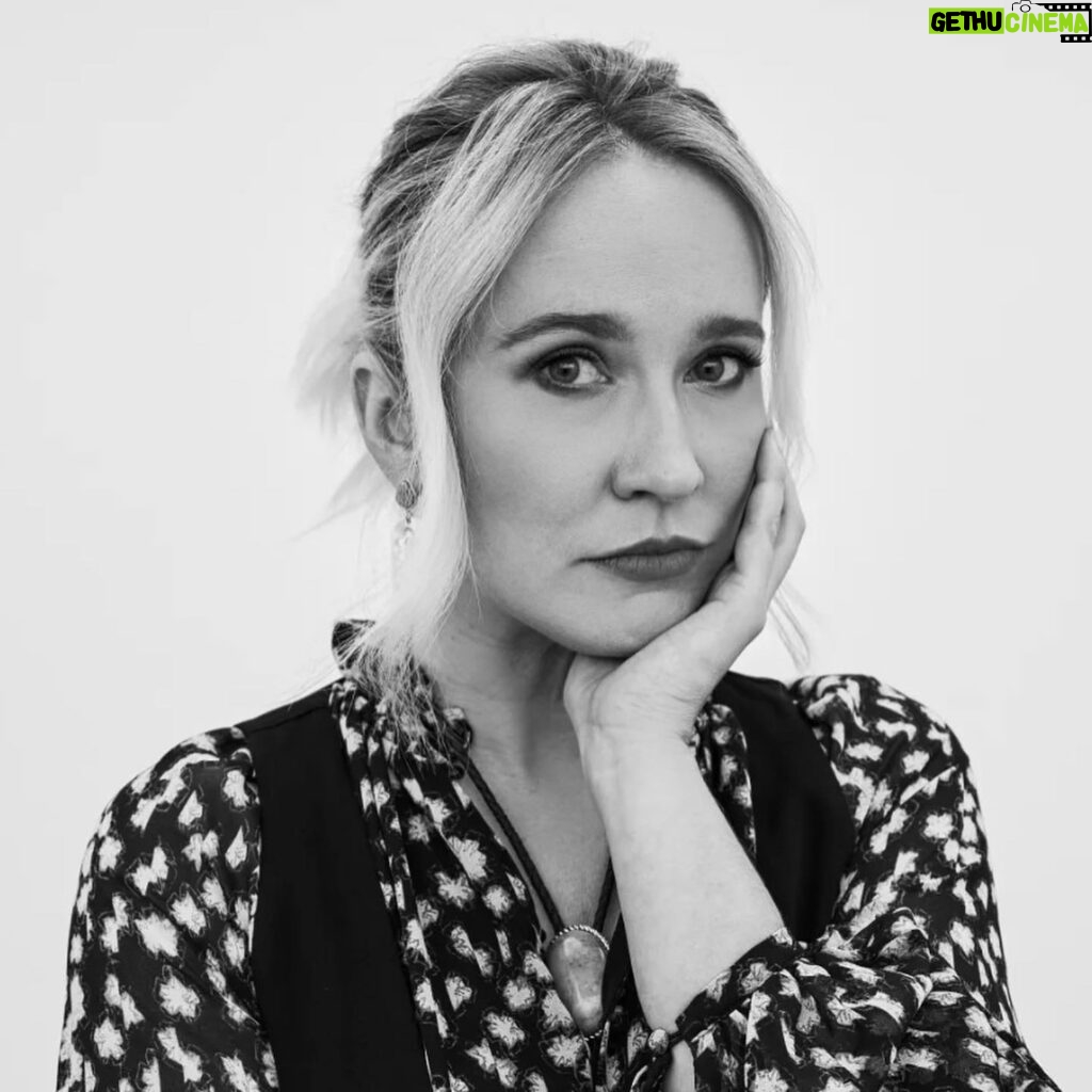 Anna Camp Instagram - The journey to the Dome has only just begun… Thankyou @sxsw @deadline for featuring one of the most amazing teams of people I’ve ever worked with. Never been so grateful to be so exhausted. @_neodome_ let’s go!!!! @ritualfilmco @silkybeats