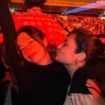 Anna Castillo Instagram - Me he puesto mala en Bilbao pero muy bien acompañada viendo a Estopa llorando ( porque les quiero muchísimo ) y bebiendo agüita 🥹