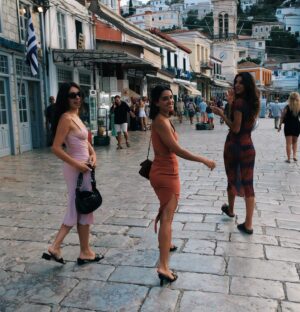 Anna Castillo Instagram - Mi casa son Grecia y mis amigas y el feta cheese 🇬🇷🫶🏼