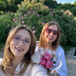 Anna Koshmal Instagram - Мій Київ - моя фортеця, душа, пагорби, сила, дитинство, пишні дерева, береги, зворушливі спогади, смішні історії, переродження… Мій єдиний справжній дім на цій Планеті Земля ❤️ Розквітай моє місто! Так люблю! Дякую моїй @viktoriia_aleksandrovna за цей фантастичний вечір ✨