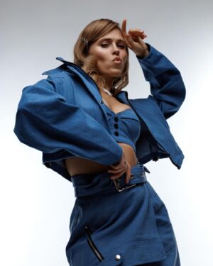 Anna Koshmal Instagram - …was born to be free 🤍🤪

Photo: @lila.pro_photo
Mua: @__caille__
Style: @alisharoz_
Clothes: @emmelie_delage