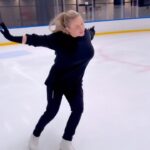 Anna Semenovich Instagram - Мастерство , как говорится , неееееее проходит 😜✊🏼 Завтра жду всех в Апатитах на открытие катка ⛸️ В 19:00 в Ул Победы 29 А ❤️ @radiance_cca @izovela_apatity #каток #аниныистории