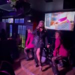 Anna Semenovich Instagram - Вчера было жарко в Новосибирске , а сегодня жарко в Москве 😜 Просто маленький кусочек позитивной песни , вам в воскресный вечер ❤️ Мой девиз по жизни Хочешь - Имеешь и вам от души этого желаю 😘 #хочешь