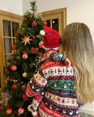 Anna Simon Instagram - 2021 vs 2022

…………………..

Feliz Navidad! 🎄