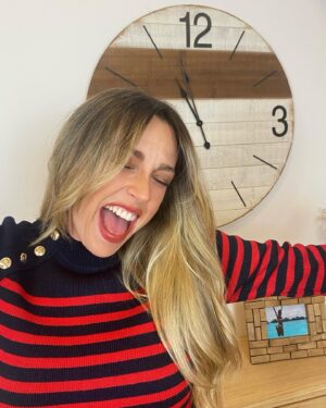 Anna Simon Instagram - Cómo lleváis la semana? Venga, que ya es miércoles, esto está chupao! 😜