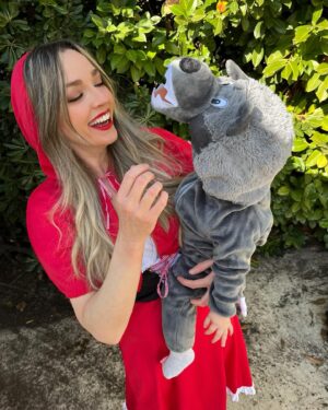 Anna Simon Instagram - Y caperucita se comió al lobo (a besos)… ♥️♥️♥️

Feliz carnaval!
#carnaval #carnaval2023