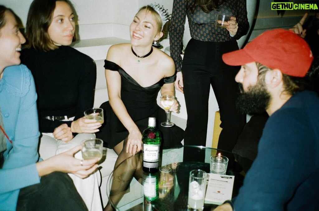 AnnaSophia Robb Instagram - #ad Cheers to a damn fancy evening celebrating my 30th birthday with so many of my loved ones! I love y’all, thank you for filling life with meaning, friendship, and fun! And thank ya @tanquerayusa for making it an extra special party with the best cocktails❣️ IMPORTED BY CHARLES TANQUERAY & CO., NEW YORK, NY. Enjoy responsibly. Do not forward to anyone under 21.