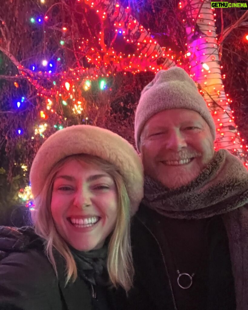 AnnaSophia Robb Instagram - Cozy times 2023 Late but feeling nostalgic for a few weeks of holiday cheer ❣️