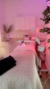 Anna Todd Instagram - girl therapy 🎀🌷💗 what’s your fave form?
