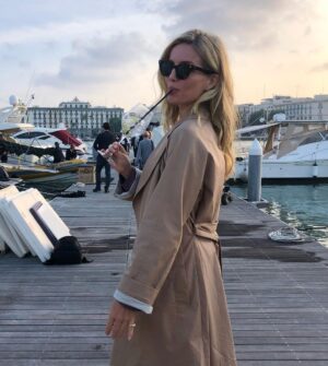 Annabelle Wallis Instagram - Happy Sunday all you lovely humans out there 🤍