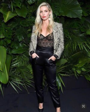 Annabelle Wallis Instagram - Thank you @chanelofficial @finchandpartners for a wonderful evening.

@samanthamcmillen_stylist 
@monikablunder 
@clarissanya 
@welovecoco