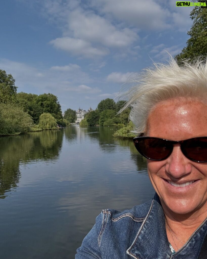 Anne Burrell Instagram - Hi Everyone!!! It’s been a minute… I have been in London for the last month working and playing- so sorry for my crickets!! But I’m baaaaack!! It has been a dreamy time across the pond!! Here are some highlights!! I have missed you guys!! #theclaxtons #ilovewhatido #luckygirl
