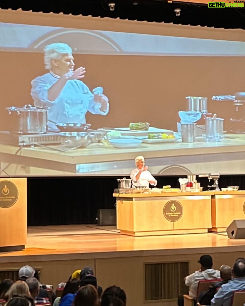 Anne Burrell Instagram - A SUUUUUUUUPER fantastic day at my alma mater @theculinaryinstituteofamerica !!! I LOVE going up there to demo and help welcome new students!!! The place where it all started. Thank you to everyone and welcome welcome new students…you are going to love it!!! #luckygirl #ilovewhatido