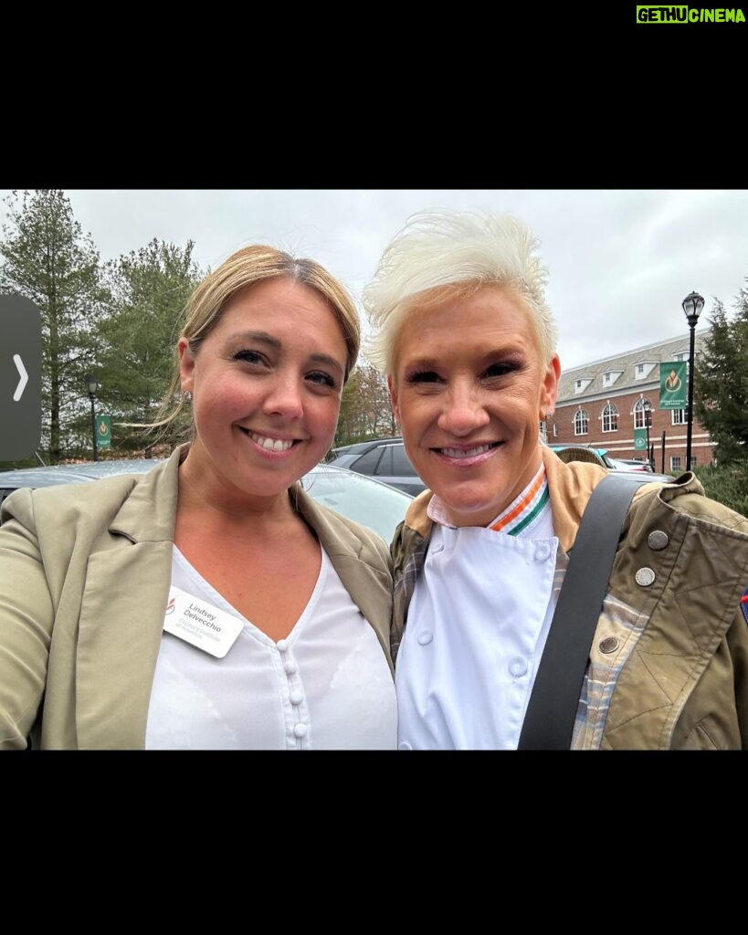 Anne Burrell Instagram - A SUUUUUUUUPER fantastic day at my alma mater @theculinaryinstituteofamerica !!! I LOVE going up there to demo and help welcome new students!!! The place where it all started. Thank you to everyone and welcome welcome new students…you are going to love it!!! #luckygirl #ilovewhatido