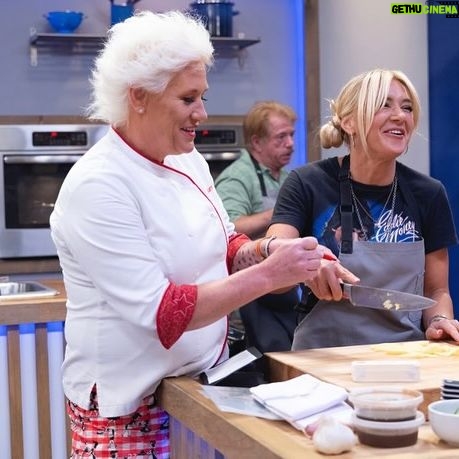 Anne Burrell Instagram - HOOOOOOOOORAAAYYYY!!! Today is the day!! A new season of #worstcooks starts tonight on @foodnetwork !! @mastercheftd and I get a whole new group of recruits!! And there are DEFINITELY some “red fingers”!! Set your DVR! #rockingredstars #ilovewhatido #luckygirl