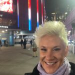 Anne Burrell Instagram - A STELLAR night @thegarden last night cheering on MY @nyrangers to another big FAT “W” thanks to @jimmyvesey26 !!! Thanks for the great pics @mfarsi!! @itsmetherealtc @sebastiancomedy @dominic.sessa #luckygirl #ilovewhatido