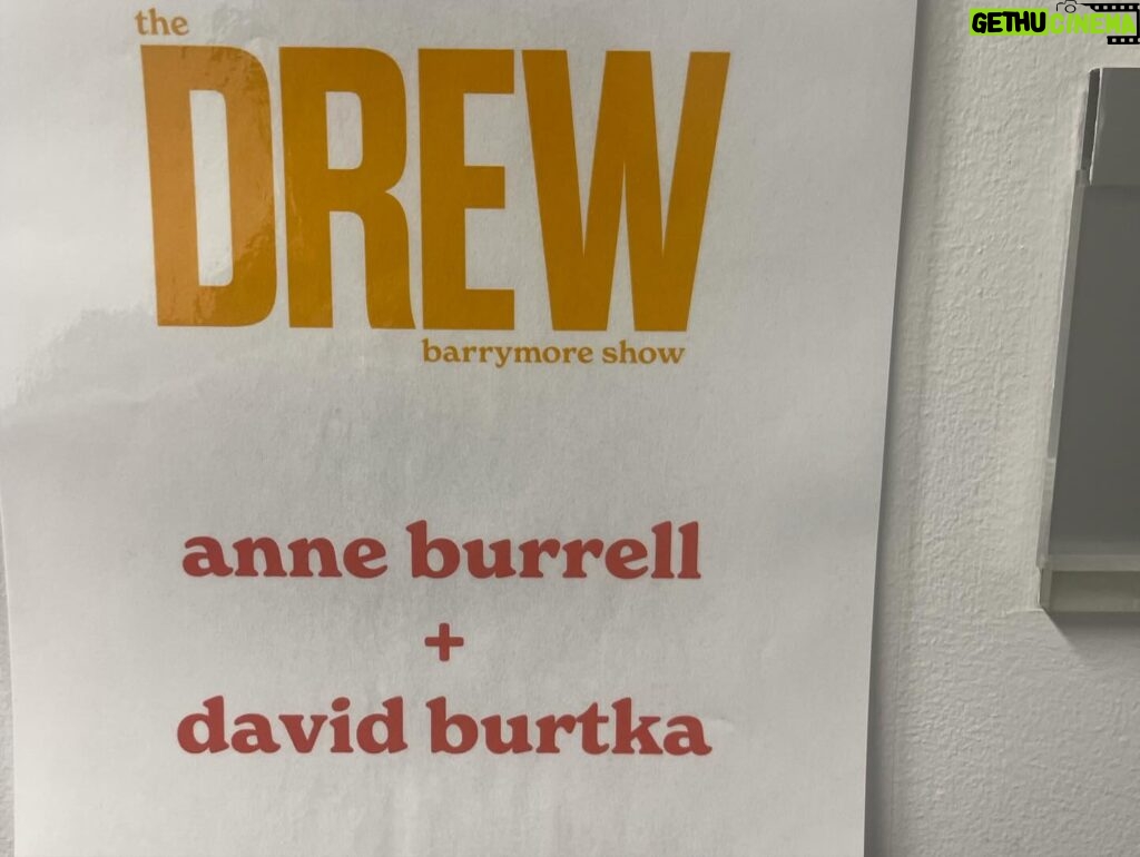 Anne Burrell Instagram - Check out the @thedrewbarrymoreshow today!! @dbelicious and I are whipping up some chocolate deliciousness!!! @drewbarrymore #luckygirl #ilovewhatido