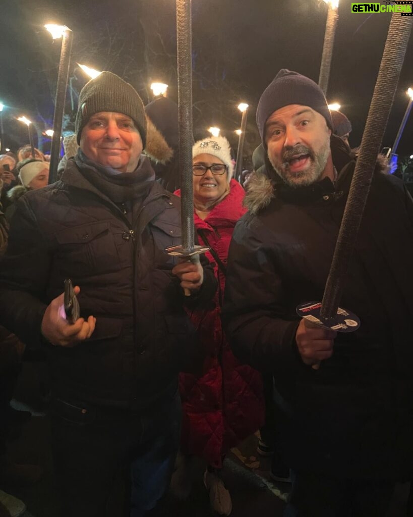 Anne Burrell Instagram - #theclaxtons hit Edinburgh for the Torchlight Procession!!!! Sooooo great meeting up with @sheena_mcg !!! #hogmanay #luckygirl #ilovewhatido #edinburgh